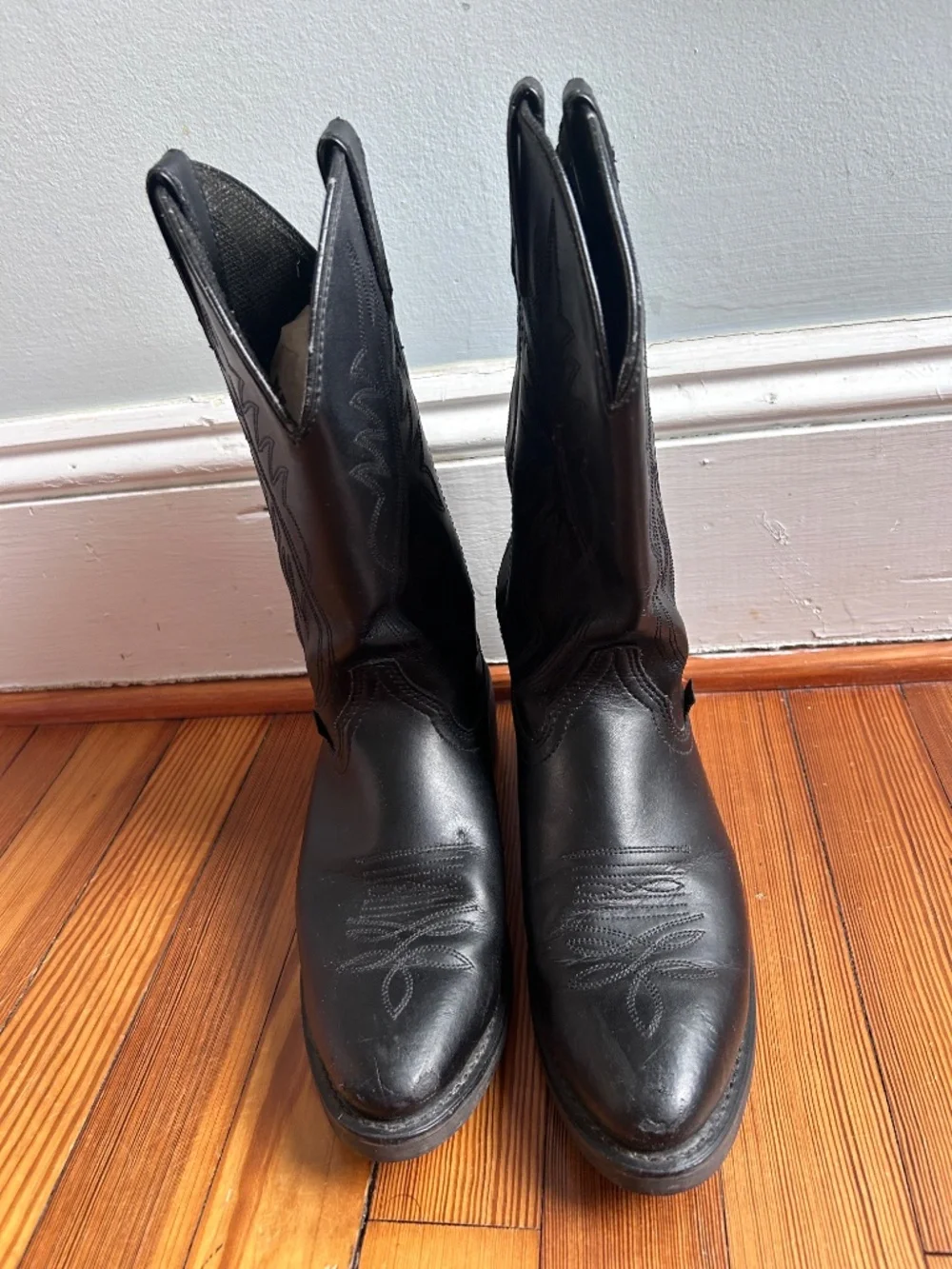 All Black Leather Cowboy Boots – Size 9